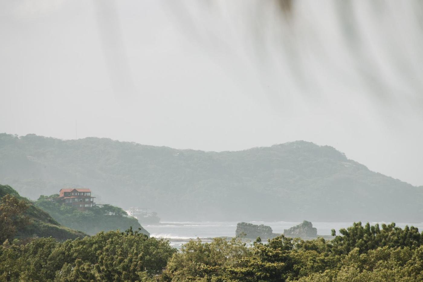 Waves & Wifi - Coworking & Coliving Space In Popoyo Salinas Bagian luar foto